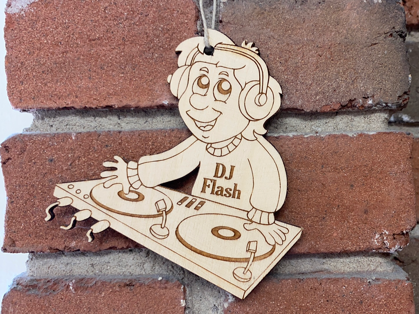 DJ